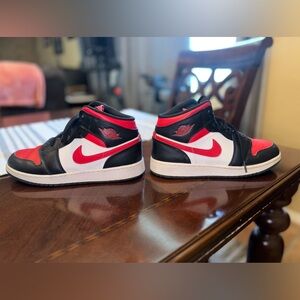 Nike Jordan 1 Mid